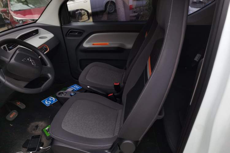 Used Wuling Hongguang MINIEV 2021 Macaron Premium Model – Lithium-NMC Left Front Seat