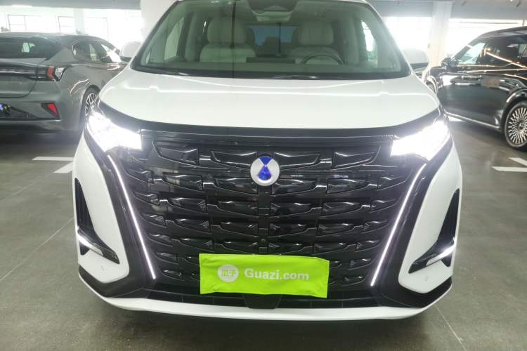 Used Denza D9 2022 DM-i 970 Four-Wheel Drive Flagship Model
