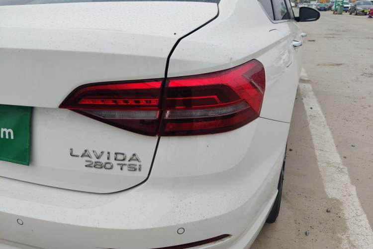 Used Volkswagen Lavida 2021 280TSI DSG Luxury Edition Exterior 3