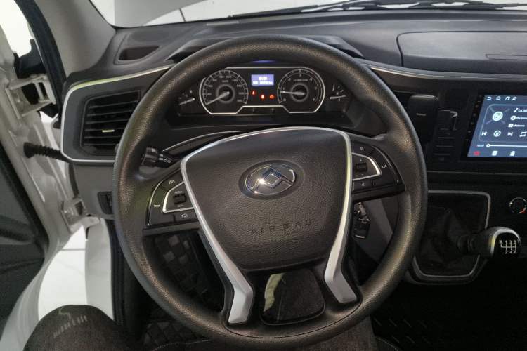 Used SAIC MAXUS Xintu V80 2023 2.0T Manual Classic Aoyuntong Long Wheelbase Mid-Height 6/7/8/9-Seater