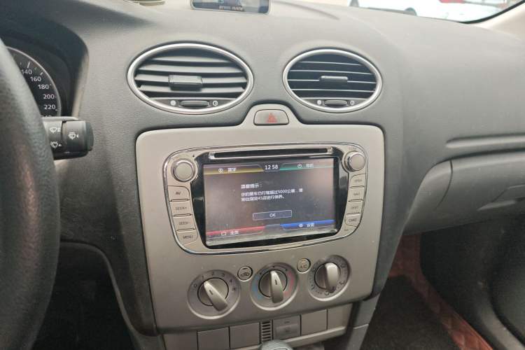 Used Ford Focus 2013 Hatchback Classic 1.8L Automatic Base Model Audio And AC Panel