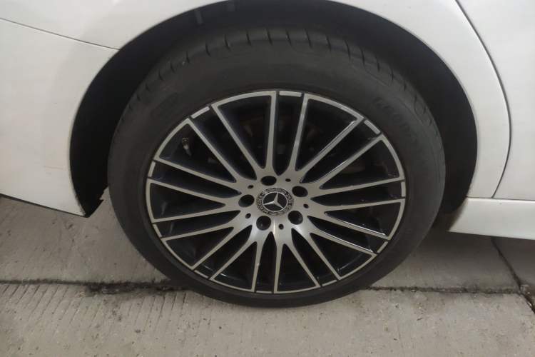 Used Mercedes-Benz C-Class 2023 Restyled C 260 L Sport Edition Right Rear Wheel Hub