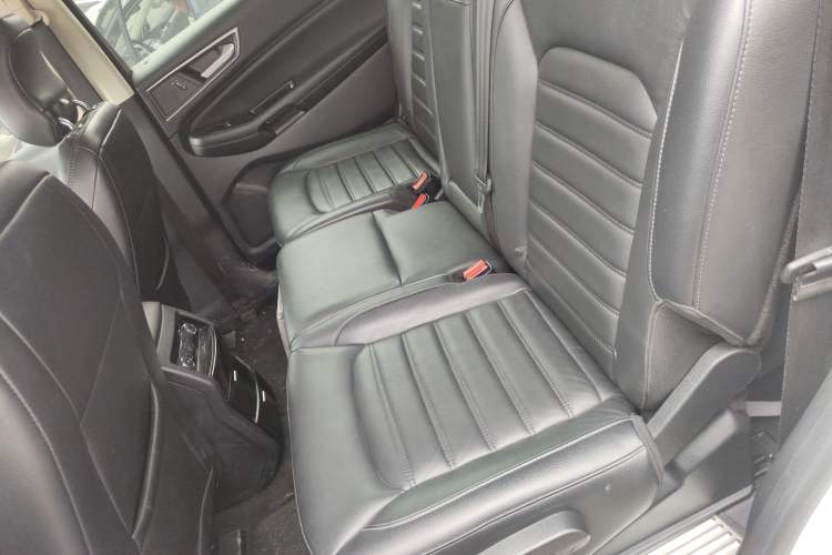 Used Ford Edge 2018 EcoBoost 245 Two-Wheel-Drive Platinum Edition 7-Seater China V Emission Standard
