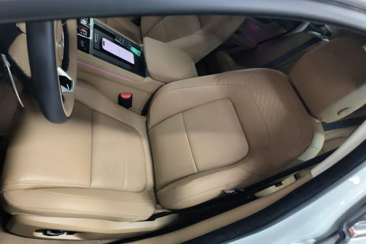 Used Jaguar XFL 2024 2.0T P250 Two-Wheel Drive Prestige Luxury Edition
