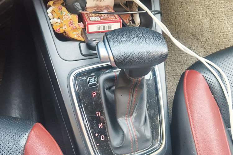 Used Kia KX Cross 2018 1.6L Automatic Dynamic Sunroof Version Gear Lever