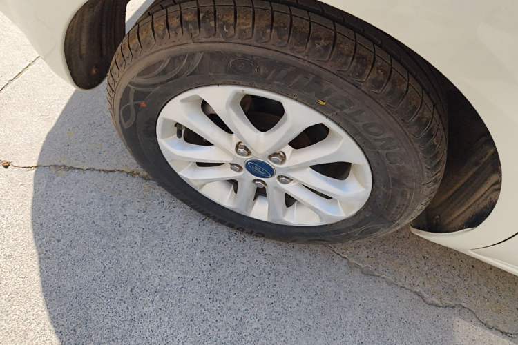 Used Ford Focus 2013 Hatchback Classic 1.8L Automatic Base Model