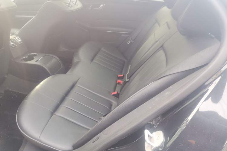 Used Mercedes-Benz E-Class 2015 Facelift E 200 L Sport Edition