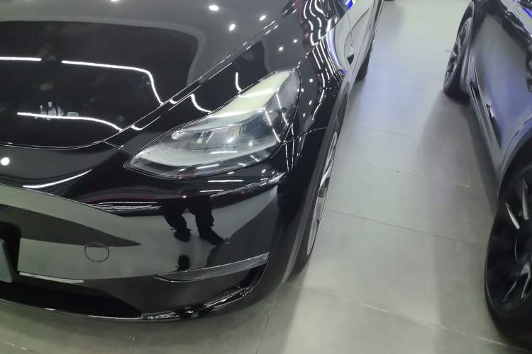 Used Tesla Model Y 2021 Long-Range All-Wheel-Drive Version
