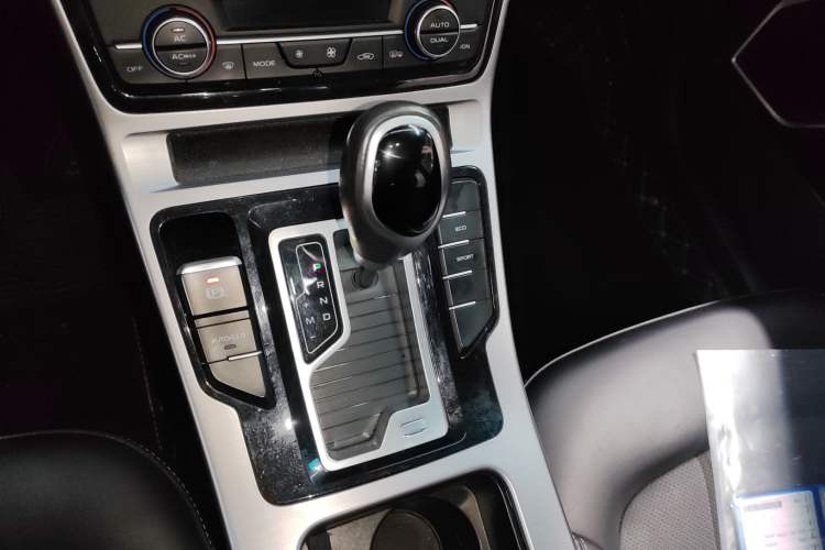 Used Geely Auto Emgrand GL 2019 1.4T CVT Elite Smart Edition Gear Lever