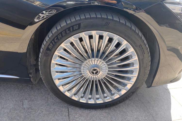 Used Mercedes-Benz S-Class 2023 S 400 L Business Model Right Front Wheel Hub