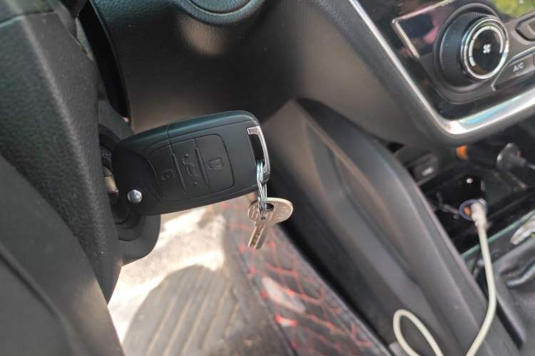 Used Wuling Hongguang S3 2018 1.5L Manual Luxury Model China V Standard Vehicle Key