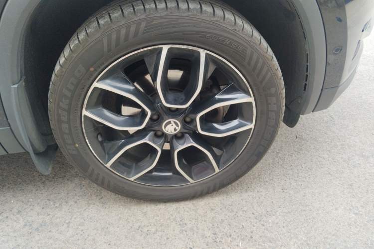 Used Skoda Kodiaq 2019 Facelifted TSI330 5-Seater Two-Wheel-Drive Luxury Enjoyment Edition China VI Standard Right Front Wheel Hub