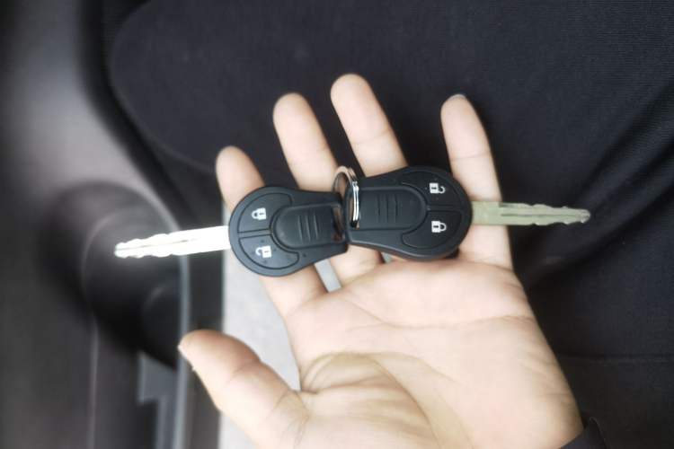 Used Nissan Navara 2017 2.5L Automatic 4x4 Luxury Edition QR25
