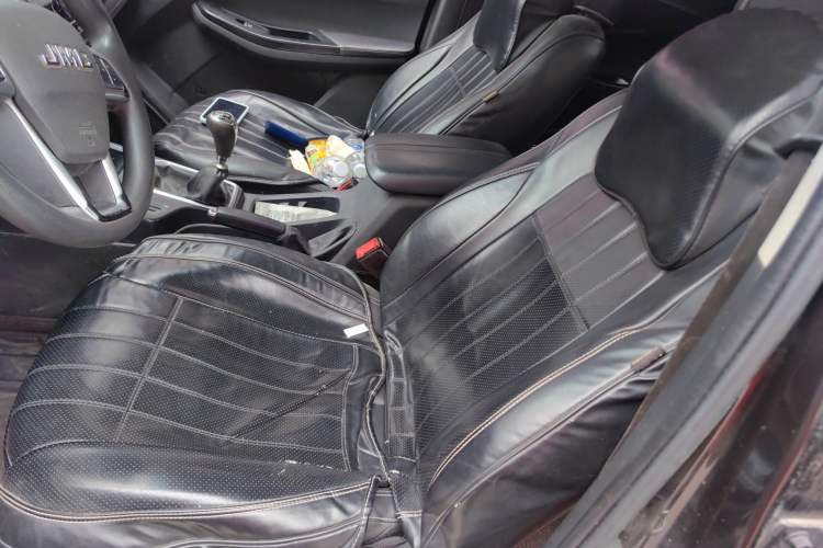 Used JMC Baodian 2022 2.5T Diesel Two-Wheel-Drive Comfort Edition Standard Wheelbase JX4D25A6L
