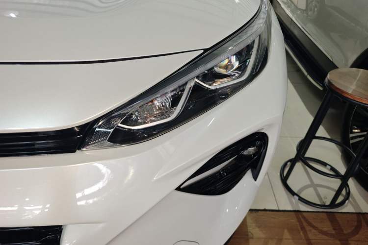 Used Toyota Wildlander 2022 Dual-Engine 2.5L E-CVT Two-Wheel Drive Prestige Edition Left Front Headlight