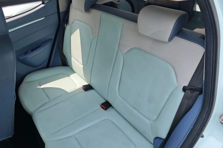 Used Dongfeng NAMMI BOX 2022 Chasing Wind Edition 331 km Standard Model Left Rear Seat