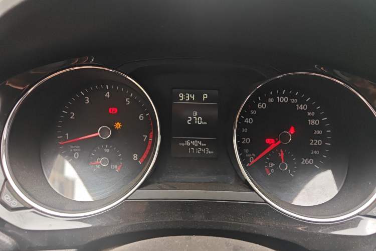 Used Volkswagen Sagitar 2017 230TSI Automatic Comfort Version Instrument Cluster