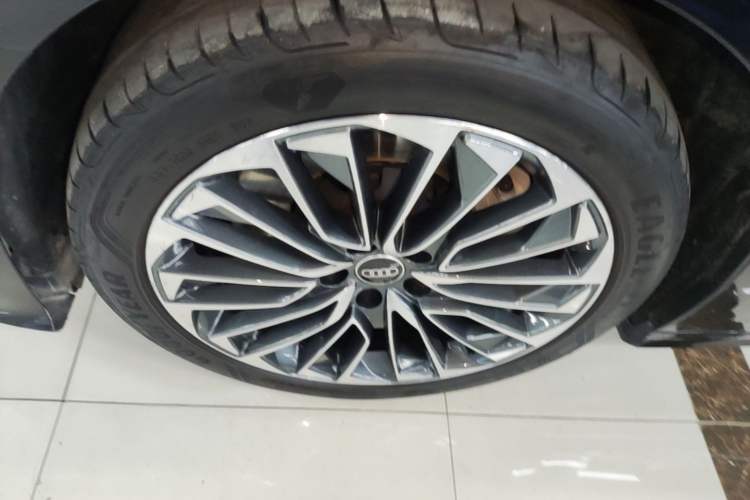 Used Audi A6L New Energy 2022 55 TFSI e quattro Left Front Wheel Hub