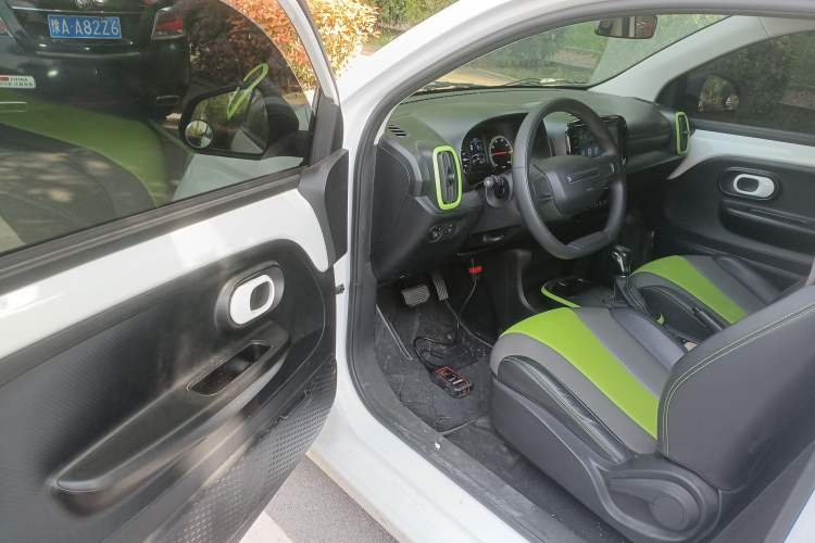 Used Roewe Clever 2021 302 km New Four-Seater Super-Efficient Version Driver Seat