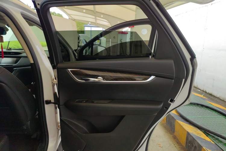 Used Cadillac XT5 2018 25T Luxury Model