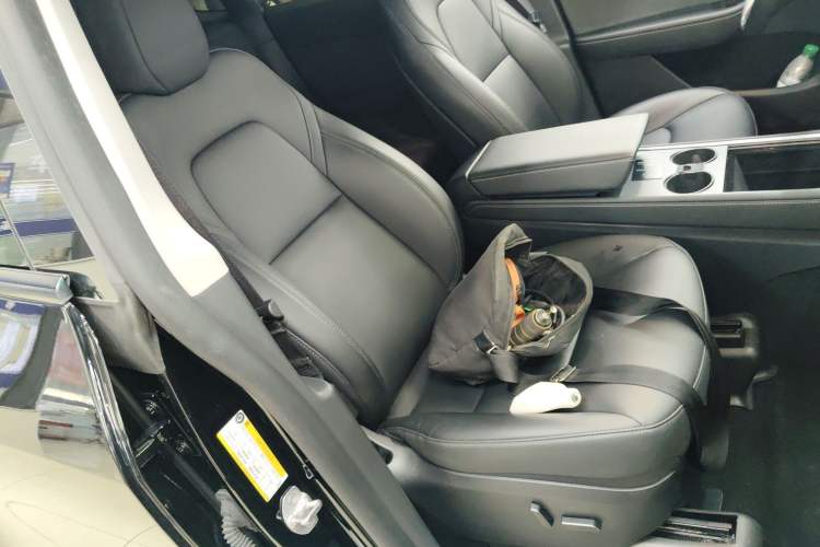 Used Tesla Model Y 2023 Rear-Wheel-Drive Version
