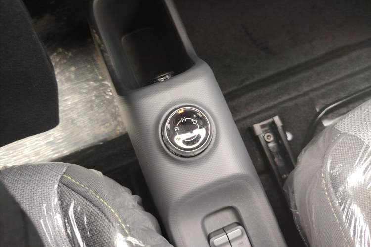 Used Wuling Zhiguang New Energy 2025 Model 305km Ambitious Edition Gear Lever