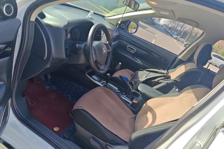 Used Mitsubishi Outlander 2021 Revised Version 2.0L Two-Wheel Drive Comfort Edition 5 Seats