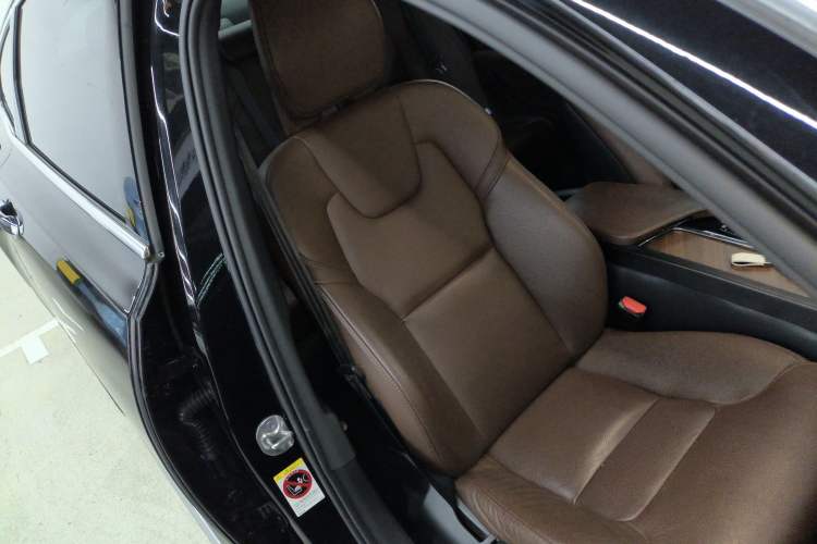 Used Volvo S90 2022 B5 Zhiyi Luxury Edition