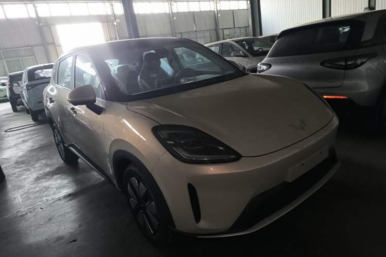 Used Wuling Bingo S 2025 Model 430km Deluxe Edition Front Right 45 Deg