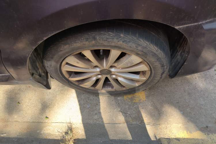 Used Citroen C-Quatre 2014 VTS Version 1.6L Manual - Premium Model Right Front Wheel Hub