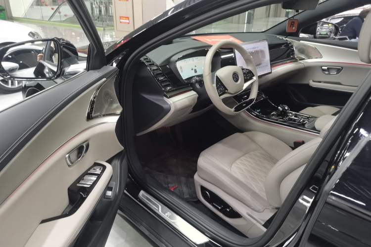 Used BYD Han 2025 DM-i 125KM Prestige Model
