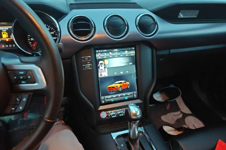 Used Ford Mustang 2015 2.3T Automatic U.S.-Spec Version
