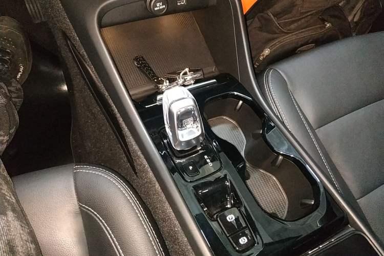 Used Volvo XC40 2021 T4 Four-Wheel Drive Smart Luxury Edition Gear Lever