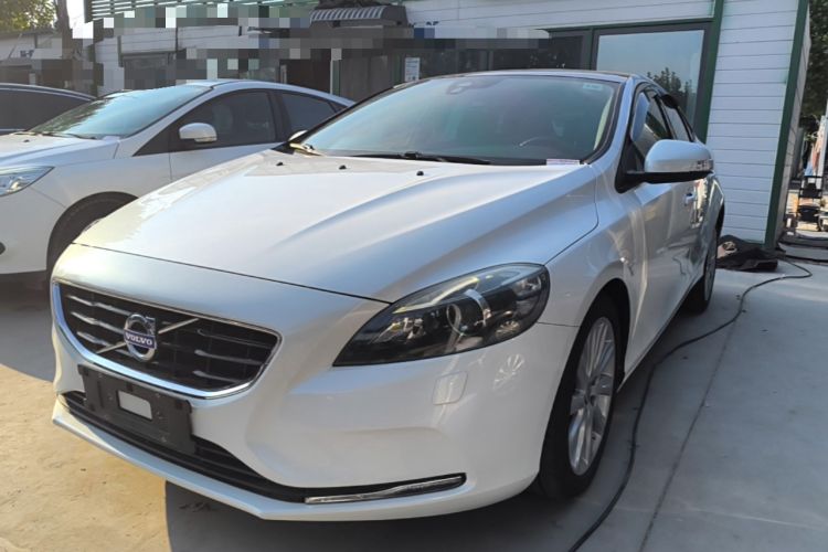 Used Volvo V40 2015 1.6T Zhiyi Edition