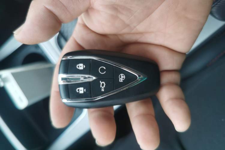 Used CHANGAN OSHAN X7 2021 1.5T Space Freedom Edition with Automatic Parking and Facial Recognition
