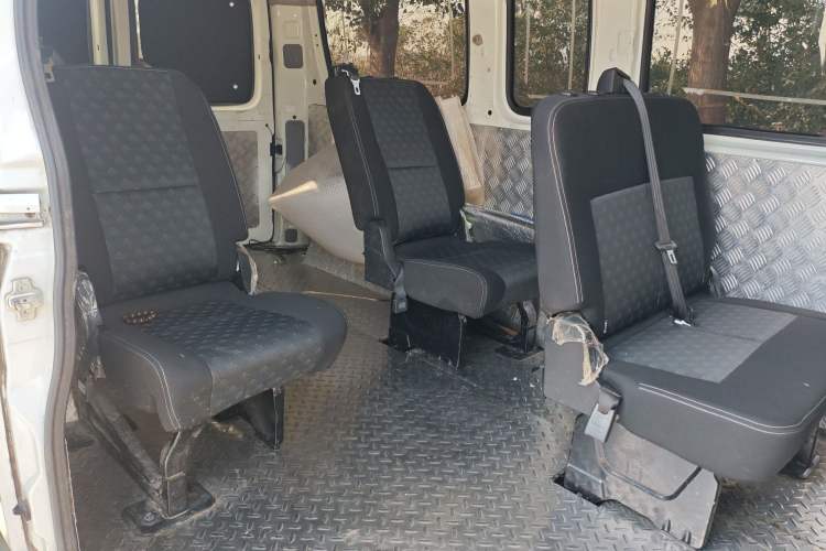 Used SAIC MAXUS Xintu V80 2021 2.0T PLUS Manual - Aoyuntong Long Wheelbase Mid-Roof Available in 6/7/8/9-Seater Configurations
