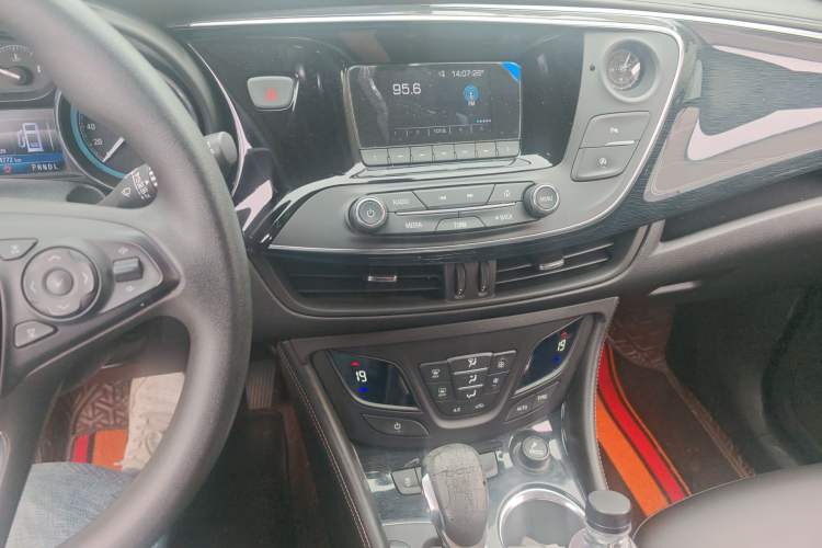 Used Buick Envision 2016 20T Two-Wheel Drive Leading Version Audio And AC Panel