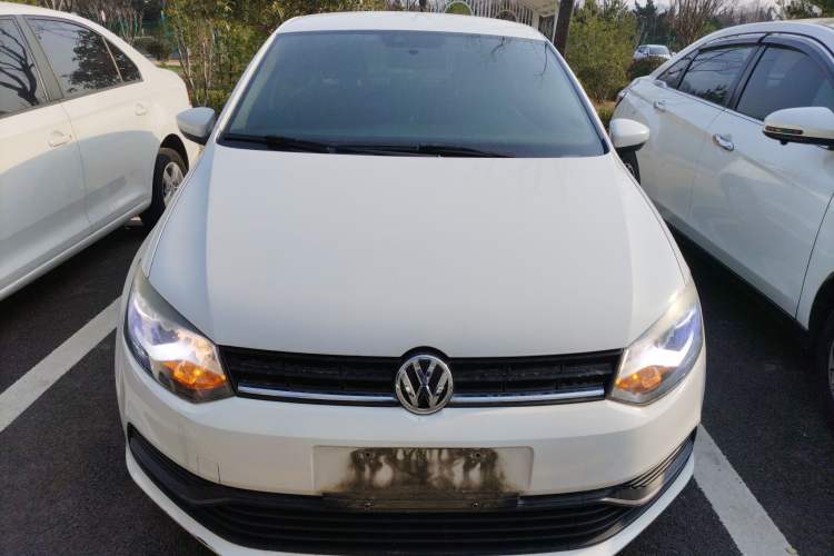 Used Volkswagen Polo 2014 1.4L Manual Fashion Edition Front