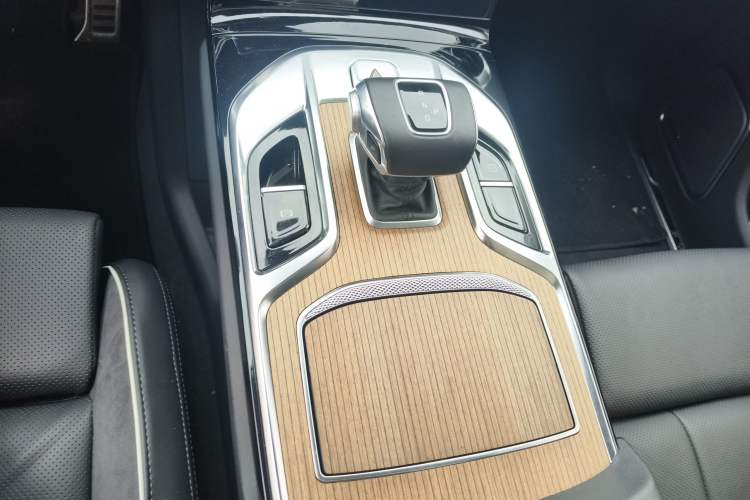 Used Hongqi E-HS9 2021 460 km Range Flagship Edition Six-Seater