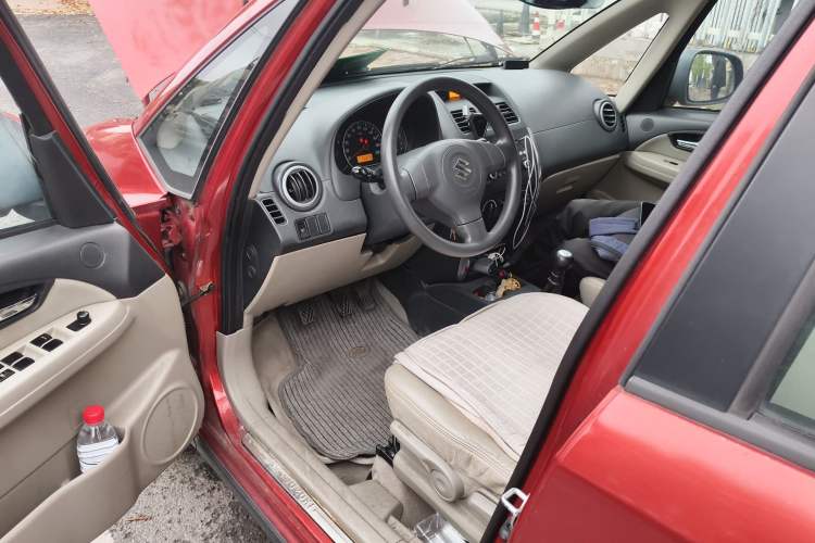 Used Suzuki SX4 2011 Hatchback 1.6L Manual Dynamic Model Driver Seat