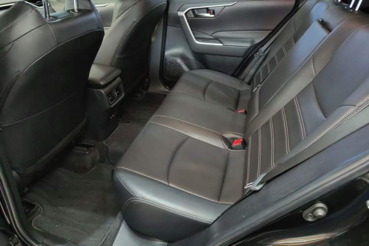 Used Toyota Wildlander 2020 2.0L CVT Two-Wheel Drive Luxury Edition Left Rear Seat