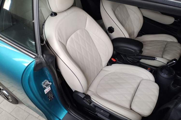 Used MINI MINI 2019 1.5T COOPER CABRIO Temptation Edition
