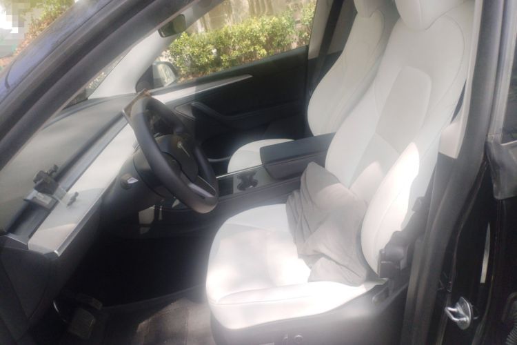 Used Tesla Model Y 2023 Long-Range All-Wheel-Drive Version