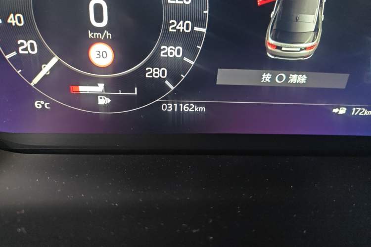 Used Land Rover Discovery Sport 2021 249 PS R-Dynamic S Performance Edition Odometer Close Up