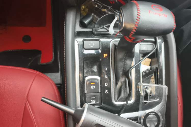 Used GAC Trumpchi GS8 2017 320T Two-Wheel Drive Luxury Smart Connectivity Version (7 Seats) Gear Lever