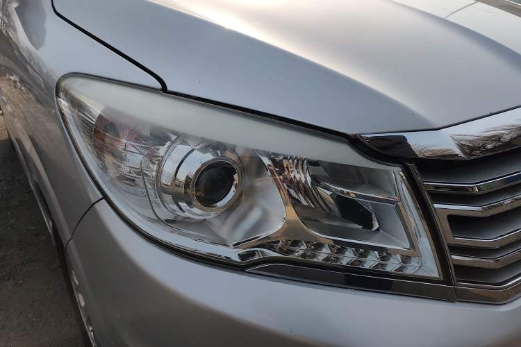 Used Jinbei Grace 2014 2.4L Standard Short-Wheelbase 7-Seater 4RB2
