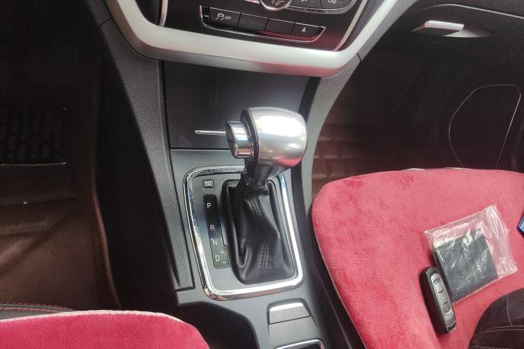 Used Geely Auto Emgrand 2015 Sedan 1.5L CVT Upward Version
