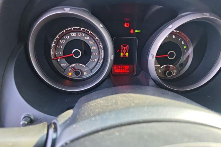 Used Mitsubishi Pajero  Odometer Close Up