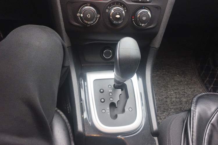 Used Citroen C4L 2015 1.8L Automatic Luxury Edition Gear Lever