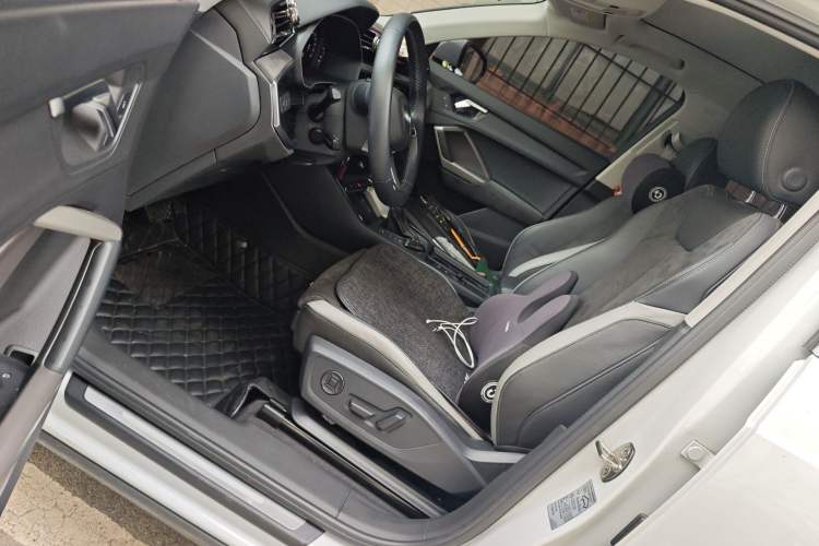 Used Audi Q3 2021 35 TFSI Progressive Dynamic Edition Left Front Seat